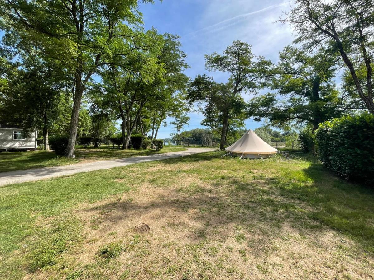 Camping Les Portes De Sancerre Saint-Satur Exterior photo